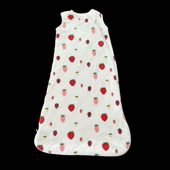 Kyte Baby Size XS 1.0 Tog White Strawberry Print Quilted Sleepsack 7-13 lbs - Picture 1 of 5